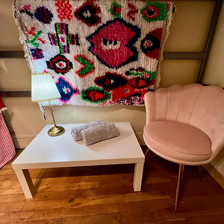 Center Eiffel Apartman *