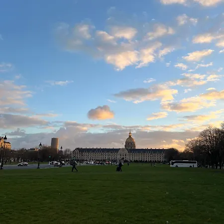 Apartment Center Eiffel Paris